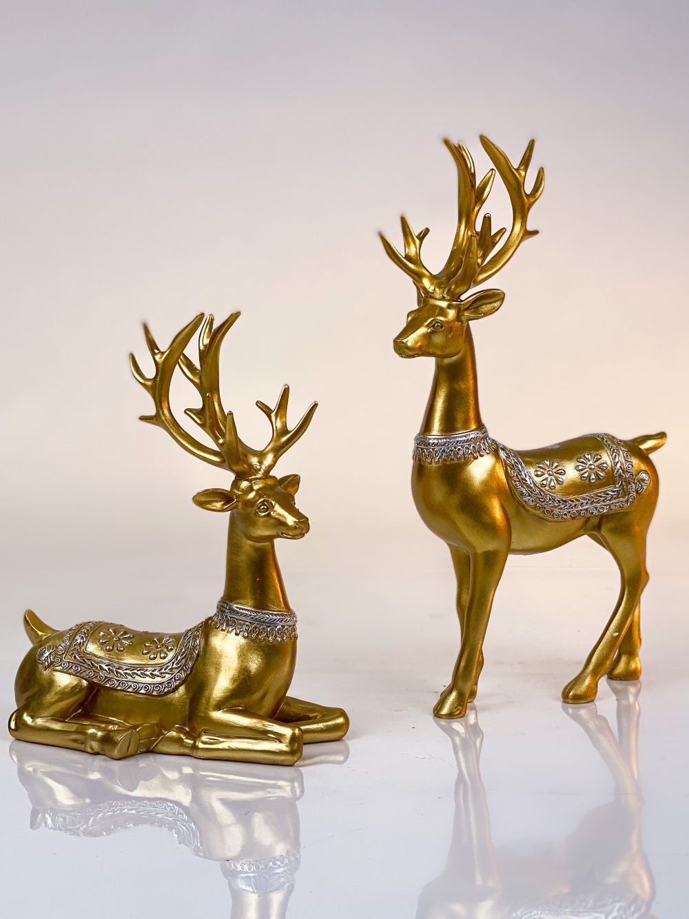 Figurina ceramica gold Rudolf 2 scaled