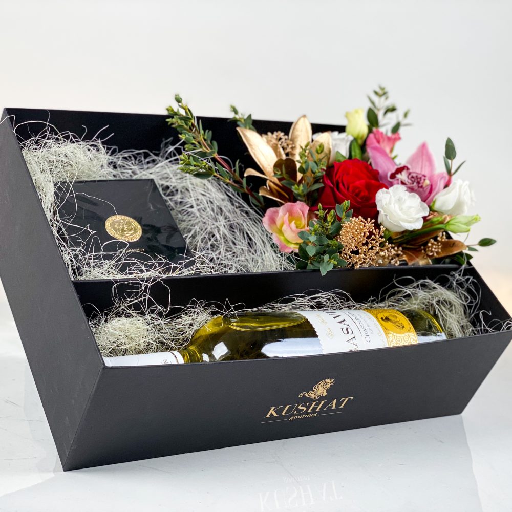 Cutie cadou Pentru Ea VDay flori naturale parfum Opulent Oud 100 ml Vin Basavin alb sec select Chardonnay 2 scaled
