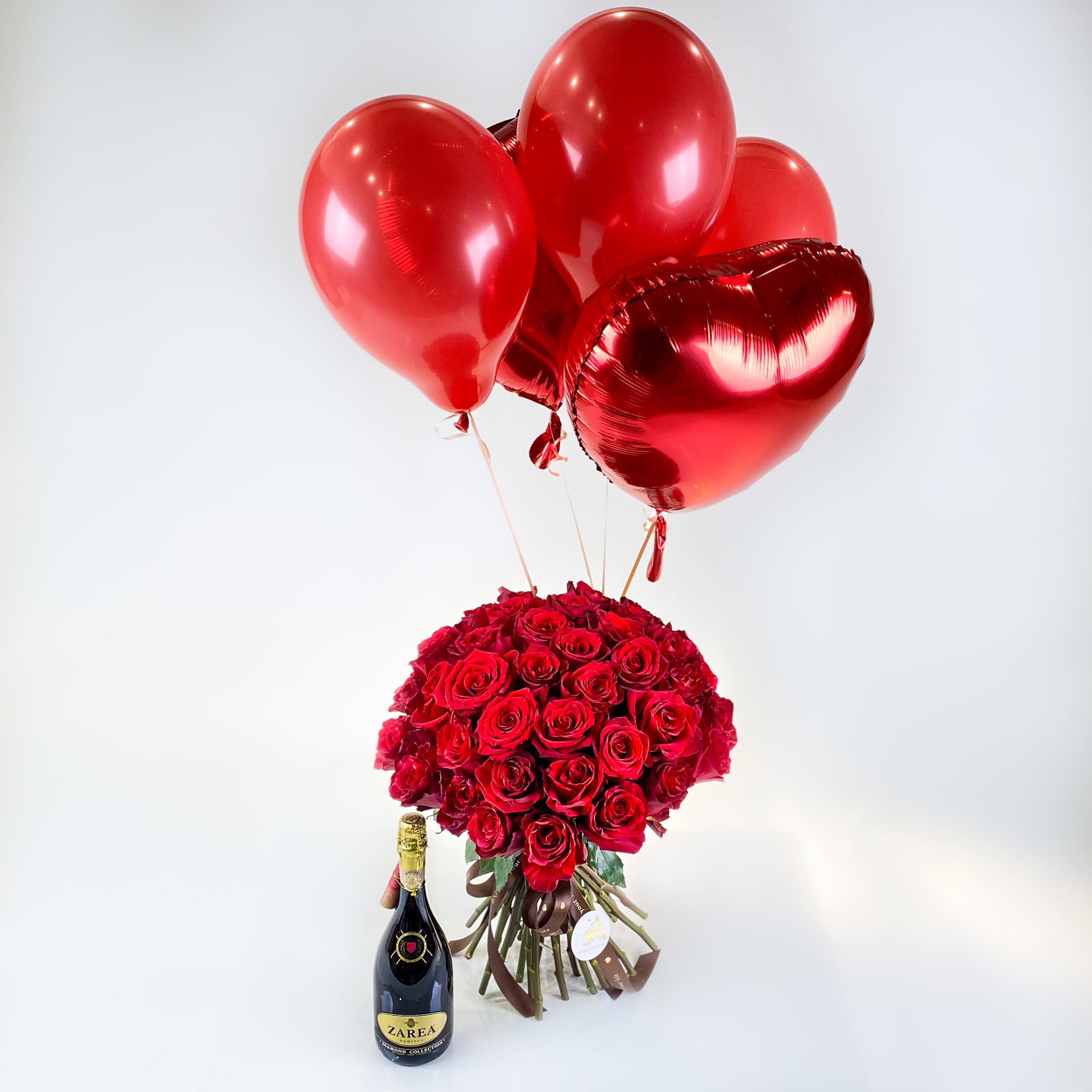 Set Buchet 51 trandafiri rosii cu baloane Valentine s Day si Sampanie Zarea 1 scaled