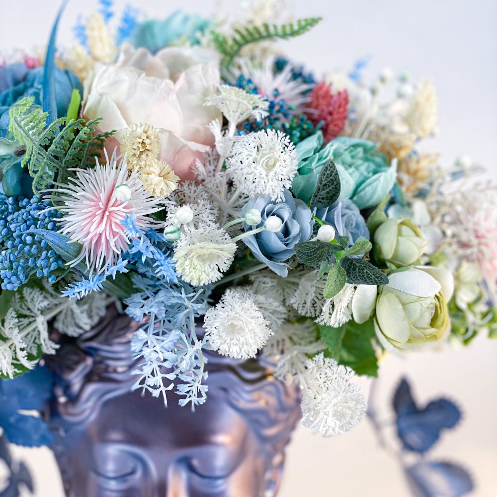 Cadou floral VENUS aranjament cu flori uscate si artificiale ice theme in pastel blue alb si roz 5 scaled