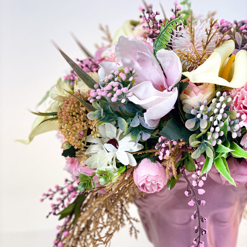 Cadou floral VENUS aranjament cu flori uscate si artificiale pink theme in pastel alb roz si gold 5 scaled