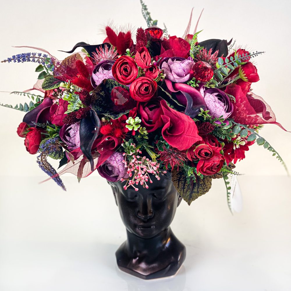 Cadou floral VENUS aranjament cu flori uscate si artificiale tango theme in negru rosu si mov plamaniu 1 scaled
