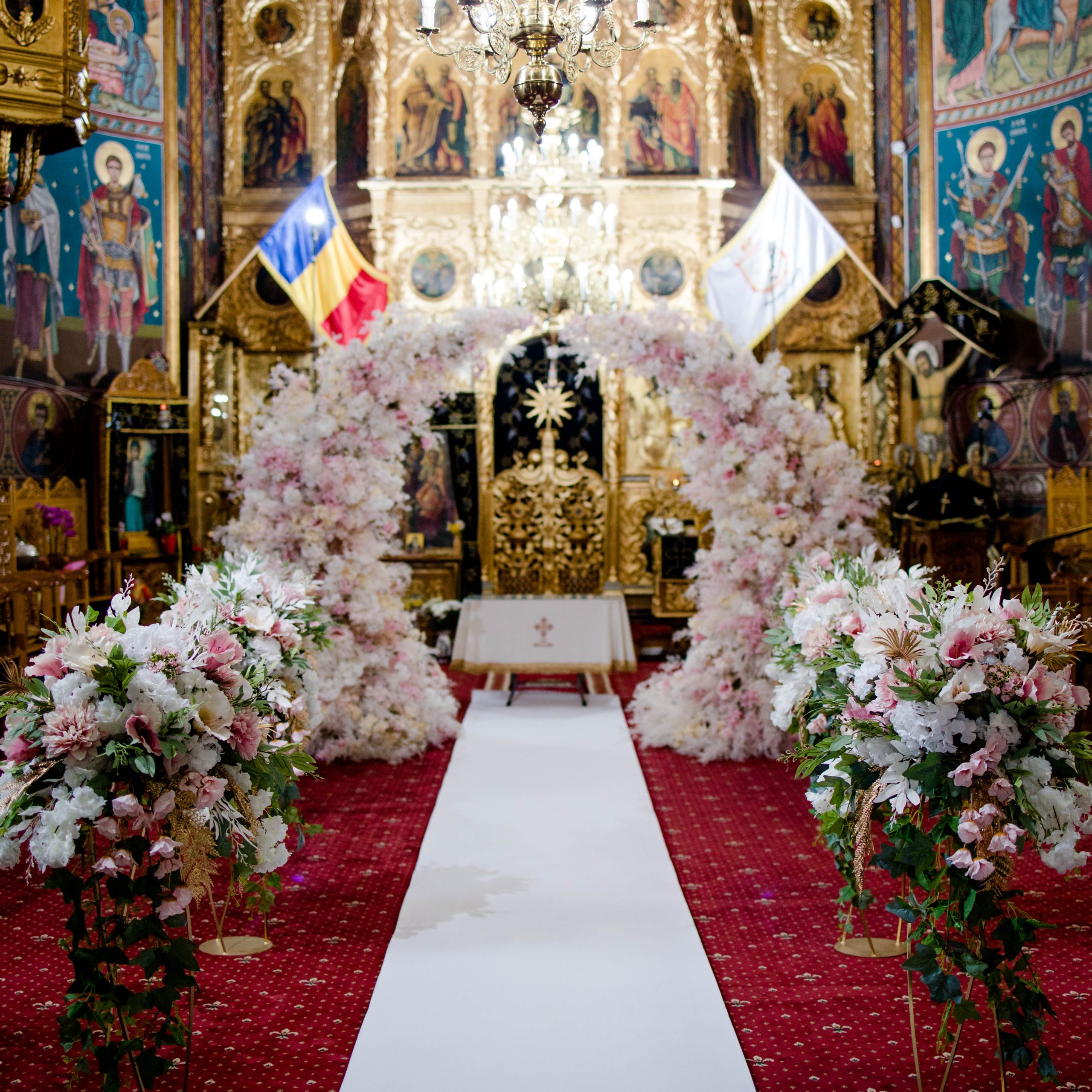 Set Royal Italian wedding in Pastel decor de biserica de inchiriat 1 scaled