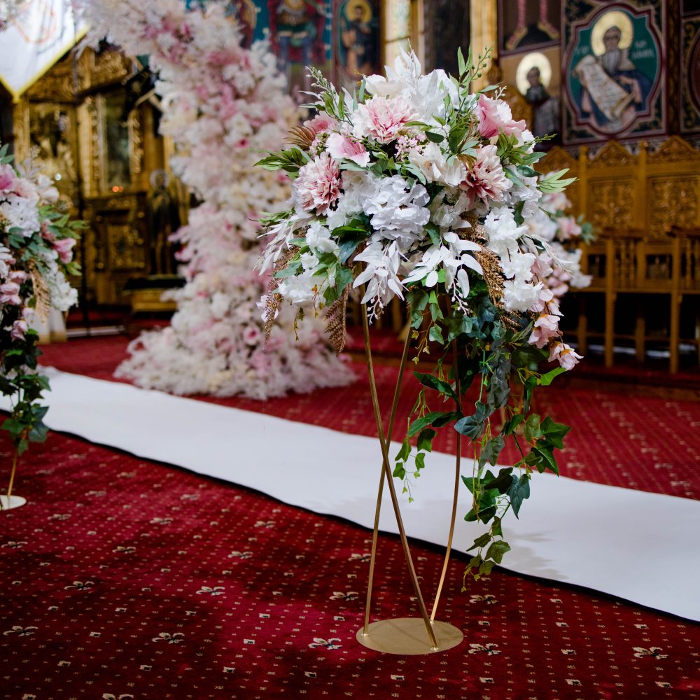 Set Royal Italian wedding in Pastel decor de biserica de inchiriat 3 scaled