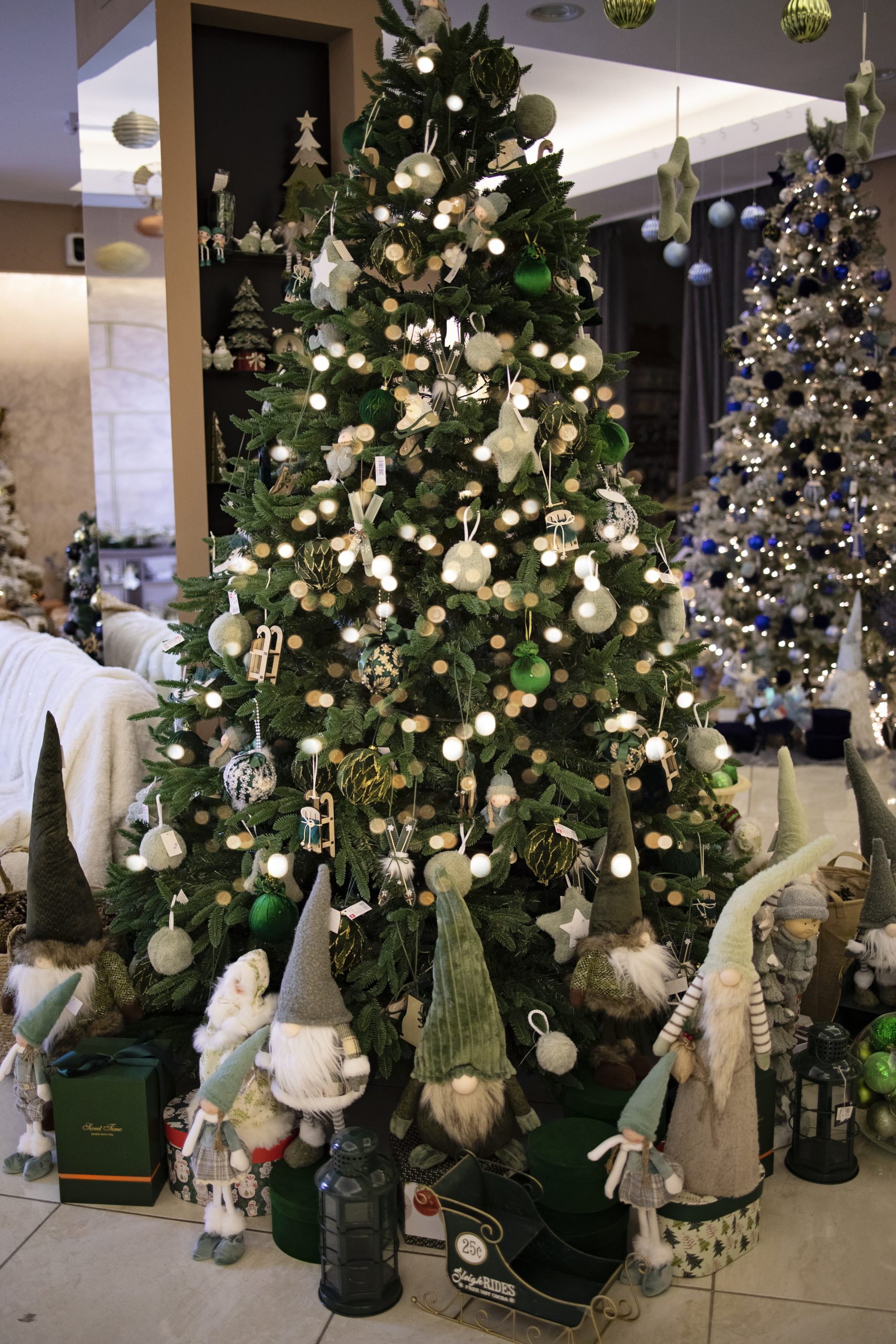 Brad Crăciun decorat complet Bârlad- lIvrare Gratuită - Alegria Christmas Collection 2022